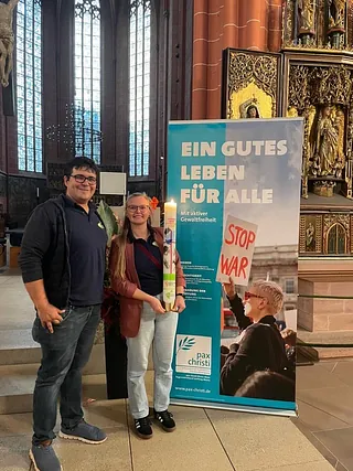 Massimo und Charlotta beim Aussendungsgottesdienst